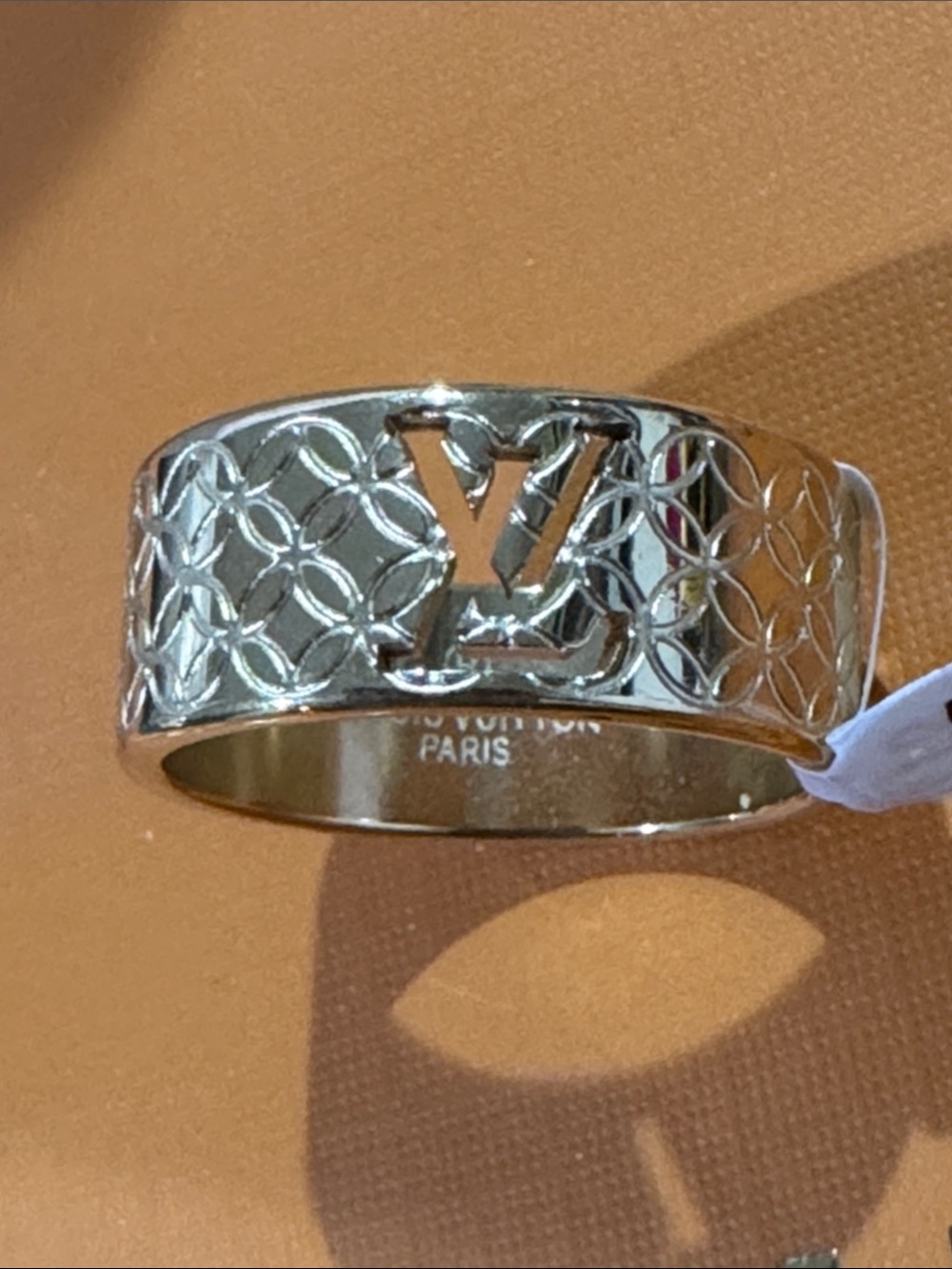 L Monogram Pattern Ring - Picture 5 of 5